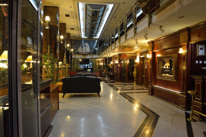 Imagen de los interiores del Hotel Royal Carine. Foto 13
