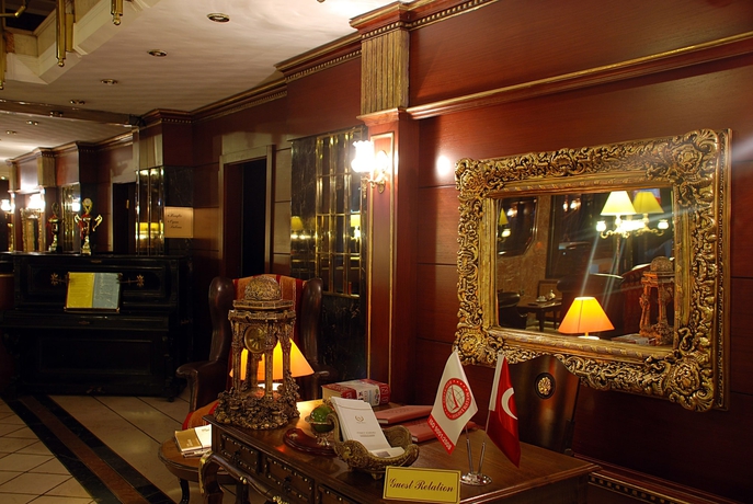 Imagen de los interiores del Hotel Royal Carine. Foto 18