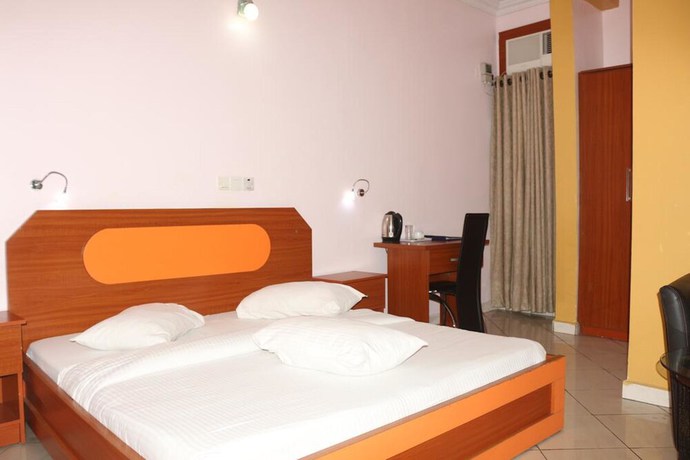 Imagen de la habitación del Hotel Royal Charlin and Suites. Foto 3