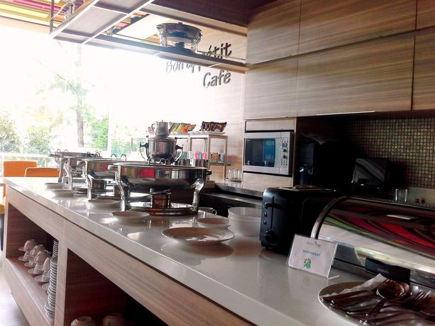 Imagen de los interiores del Hotel Royal City, Yakarta. Foto 16