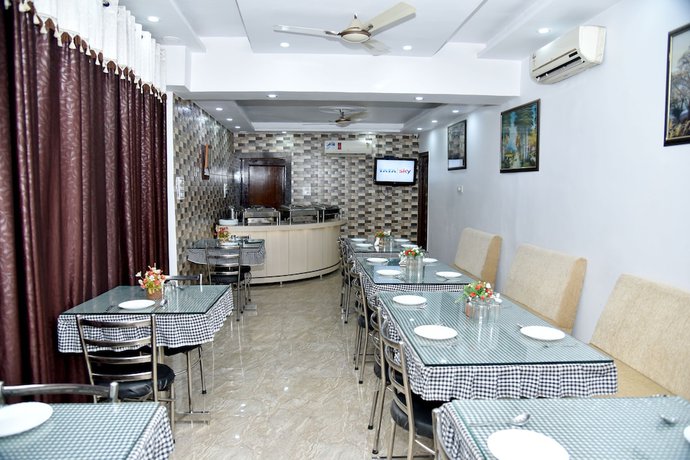Imagen del bar/restaurante del Hotel Royal Classic, Bareilly. Foto 3