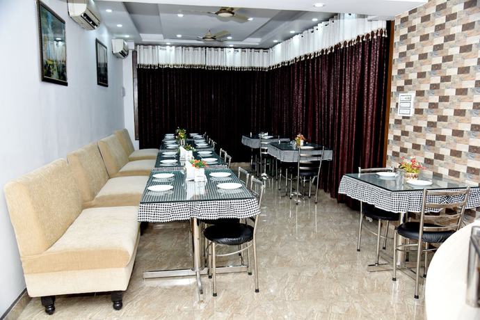 Imagen del bar/restaurante del Hotel Royal Classic, Bareilly. Foto 4