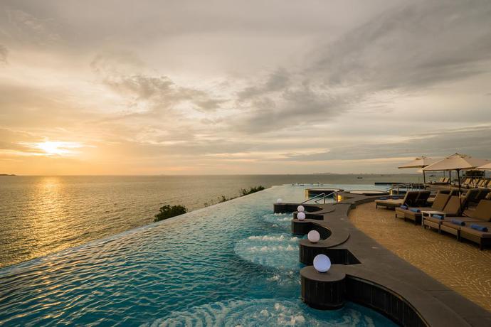 Imagen de los exteriores del Hotel Royal Cliff Beach Hotel. Foto 7