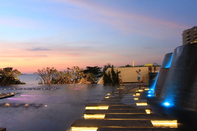 Imagen de la piscina del Hotel Royal Cliff Grand - Sha Plus. Foto 7