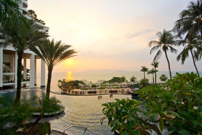 Imagen de la piscina del Hotel Royal Cliff Grand - Sha Plus. Foto 15