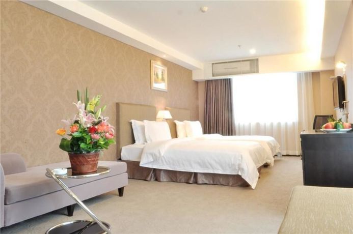 Imagen de la habitación del Hotel Royal Coast Hotel. Foto 3
