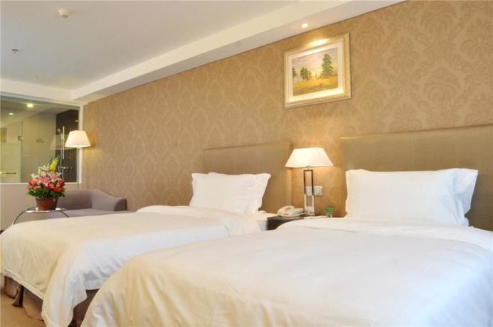 Imagen de la habitación del Hotel Royal Coast Hotel. Foto 6