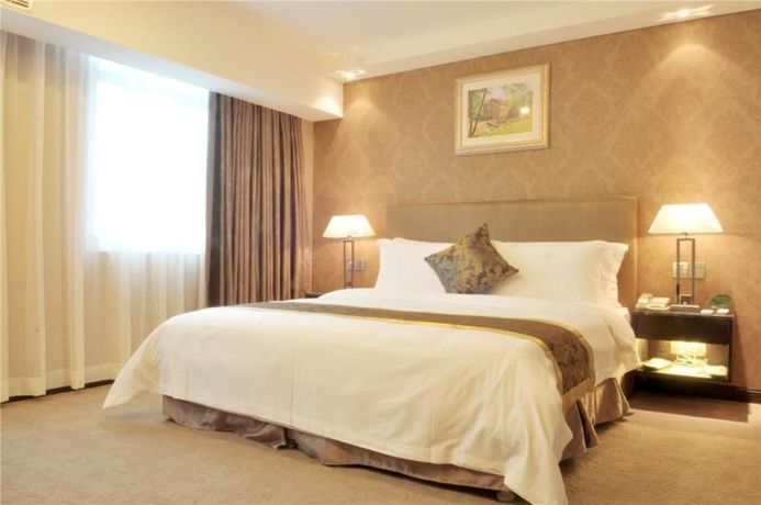 Imagen de la habitación del Hotel Royal Coast Hotel. Foto 13