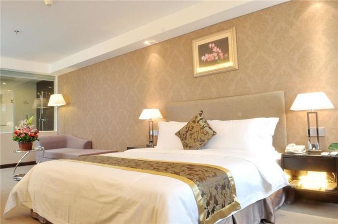 Imagen de la habitación del Hotel Royal Coast Hotel. Foto 14