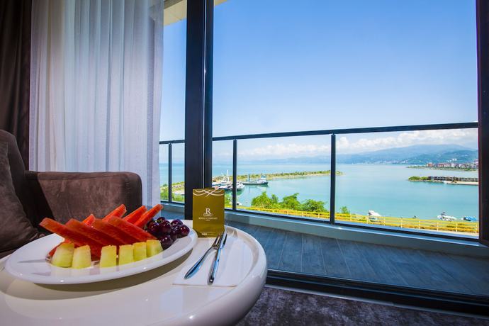 Imagen de la habitación del Hotel Royal Comfort, Araklı. Foto 4