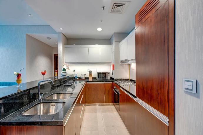 Imagen de la habitación del Hotel Royal Continental Suites. Foto 5