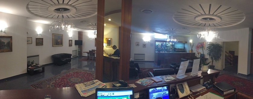 Imagen de los interiores del Hotel Royal, Cosenza. Foto 18