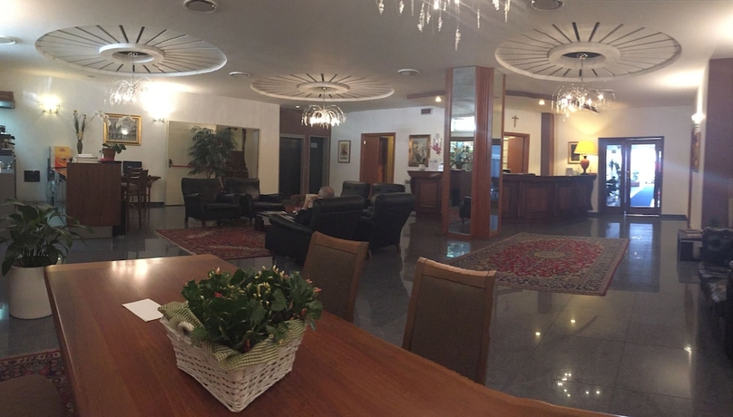 Imagen de los interiores del Hotel Royal, Cosenza. Foto 19