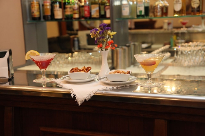 Imagen del bar/restaurante del Hotel Royal, Cosenza. Foto 6