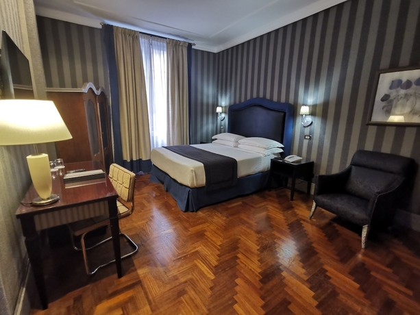 Imagen de la habitación del Hotel Royal Court, Roma. Foto 7