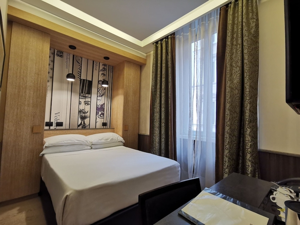 Imagen de la habitación del Hotel Royal Court, Roma. Foto 11