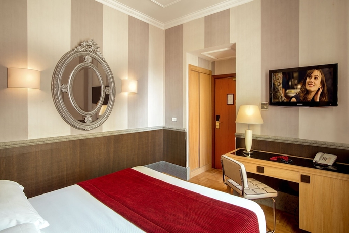 Imagen de la habitación del Hotel Royal Court, Roma. Foto 16
