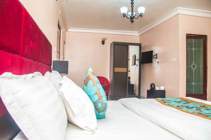 Imagen de la habitación del Hotel Royal Crest And Suites. Foto 5