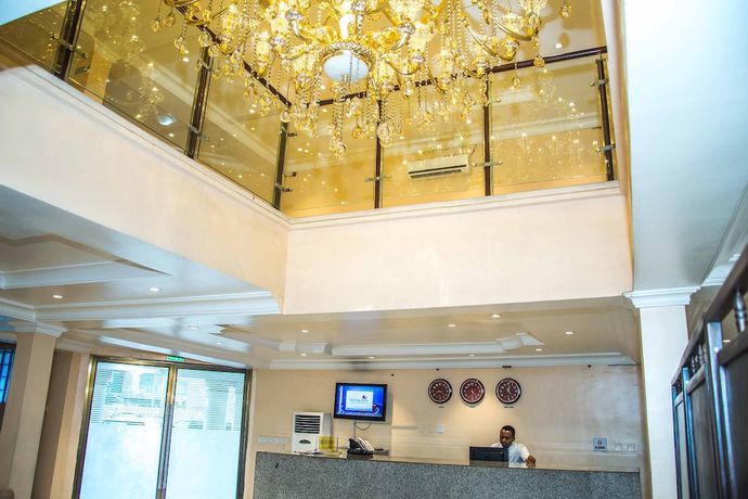 Imagen de los interiores del Hotel Royal Crest And Suites. Foto 13