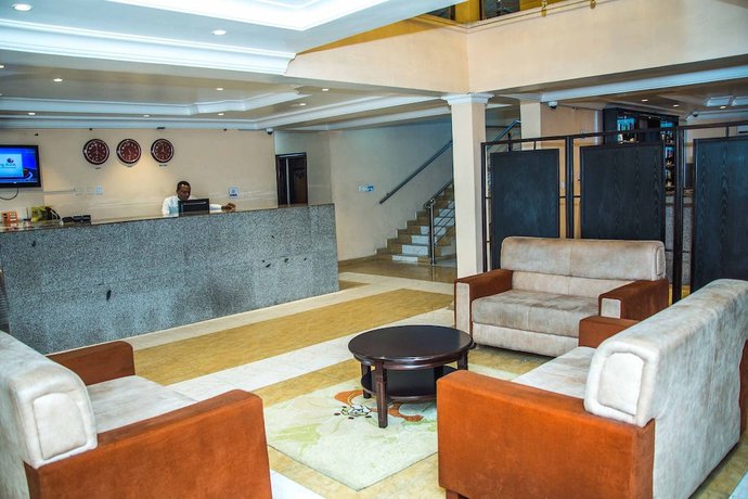 Imagen de los interiores del Hotel Royal Crest And Suites. Foto 20