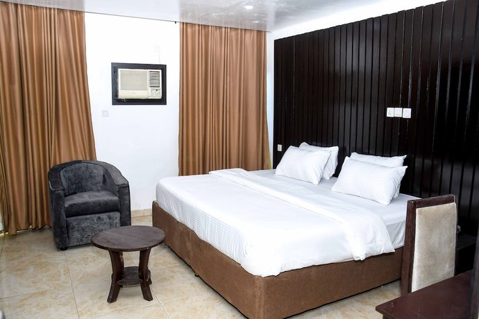 Imagen de la habitación del Hotel Royal Crest hotel and suite. Foto 10