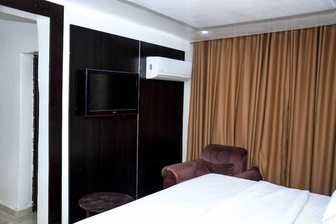 Imagen de la habitación del Hotel Royal Crest hotel and suite. Foto 12