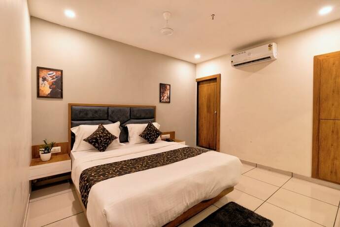 Imagen general del Hotel Royal Crown, Changodar. Foto 3