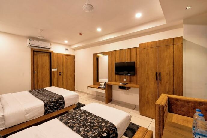 Imagen general del Hotel Royal Crown, Changodar. Foto 4