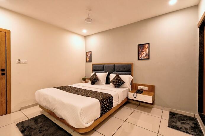 Imagen general del Hotel Royal Crown, Changodar. Foto 6