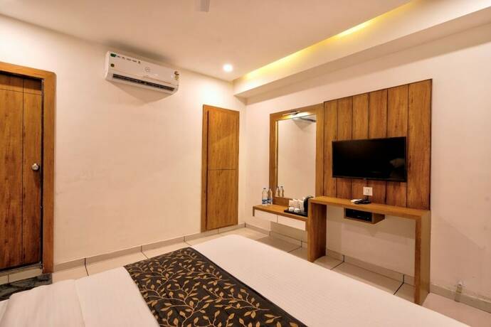 Imagen general del Hotel Royal Crown, Changodar. Foto 8