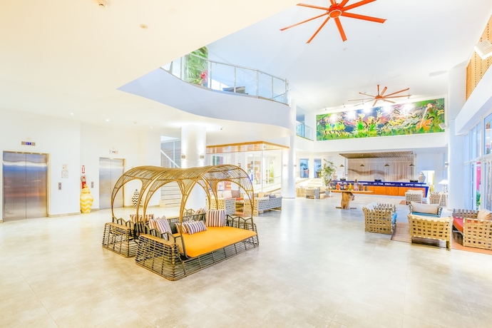 Imagen de los interiores del Hotel Royal Decameron Cornwall Beach. Foto 12