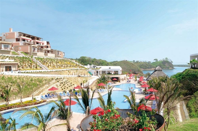 Imagen de la piscina del Hotel Royal Decameron Mompiche - All Inclusive. Foto 13