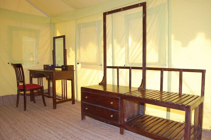 Imagen de la habitación del Hotel Royal Desert Camps. Foto 20