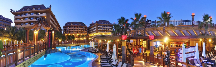 Imagen de la piscina del Hotel Royal Dragon – All Inclusive. Foto 12