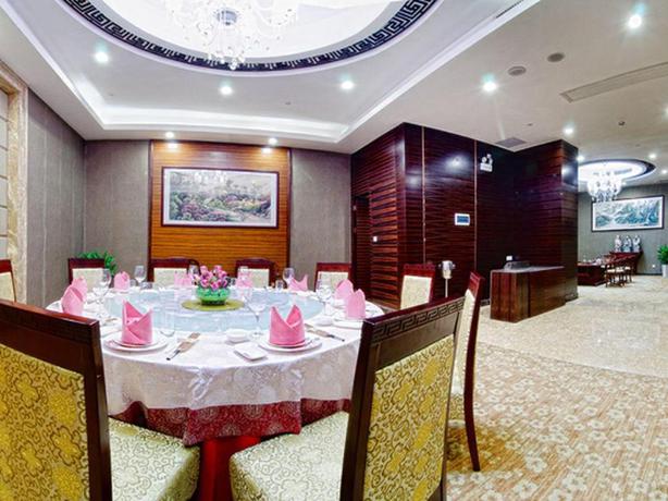 Imagen del bar/restaurante del Hotel Royal Duke Cherrabah Hotel Zhongshan. Foto 5