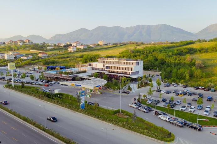 Imagen de los exteriores del Hotel Royal East Resort. Foto 11