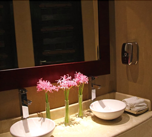 Imagen de la habitación del Hotel Royal Elephant and Conference Centre. Foto 6