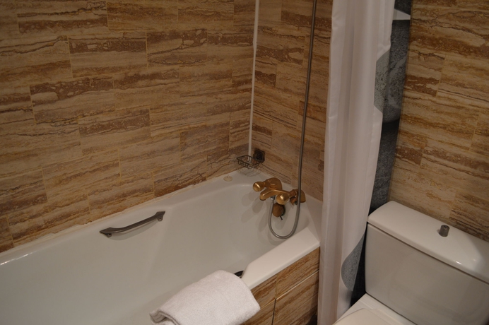 Imagen de la habitación del Hotel Royal Elysées. Foto 9