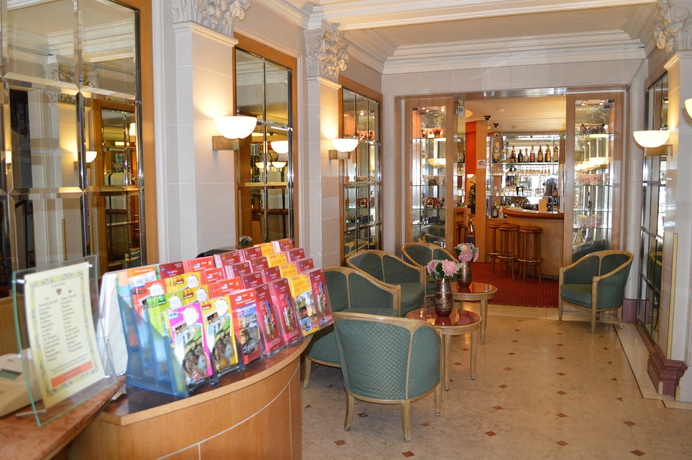 Imagen de los interiores del Hotel Royal Elysées. Foto 14