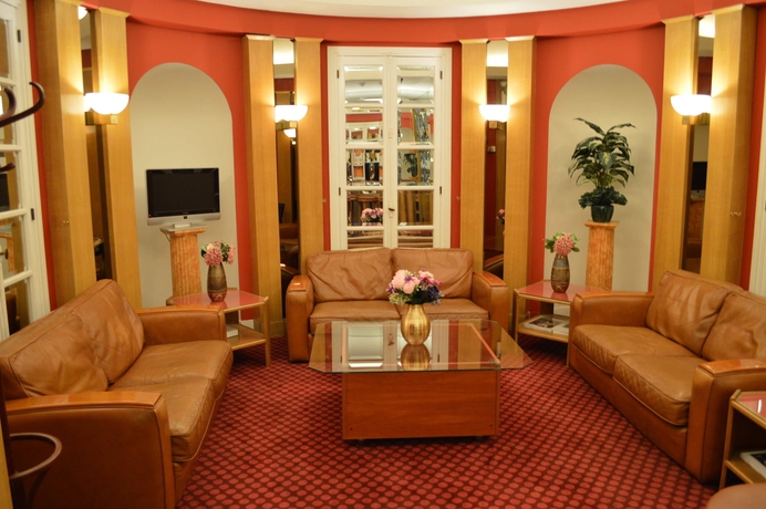 Imagen de los interiores del Hotel Royal Elysées. Foto 15