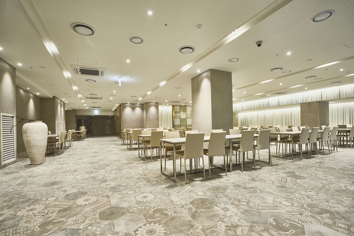 Imagen del bar/restaurante del Hotel Royal Emporium. Foto 6