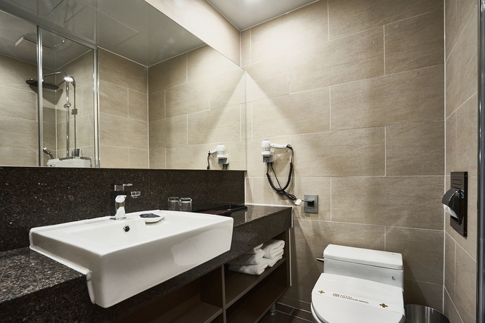 Imagen de la habitación del Hotel Royal Emporium. Foto 12