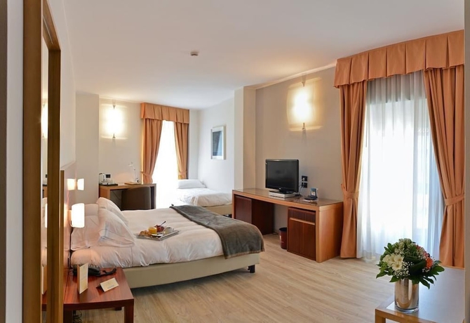 Imagen de la habitación del Hotel Royal Falcone. Foto 3