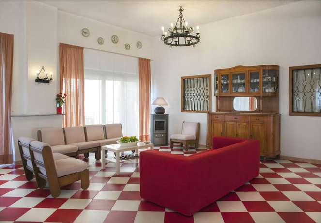 Imagen de los interiores del Hotel Royal, Fortino. Foto 18