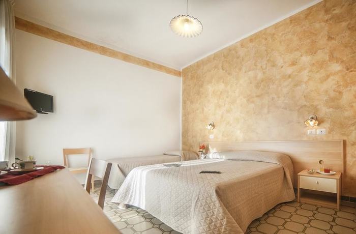 Imagen de la habitación del Hotel Royal, Fortino. Foto 9