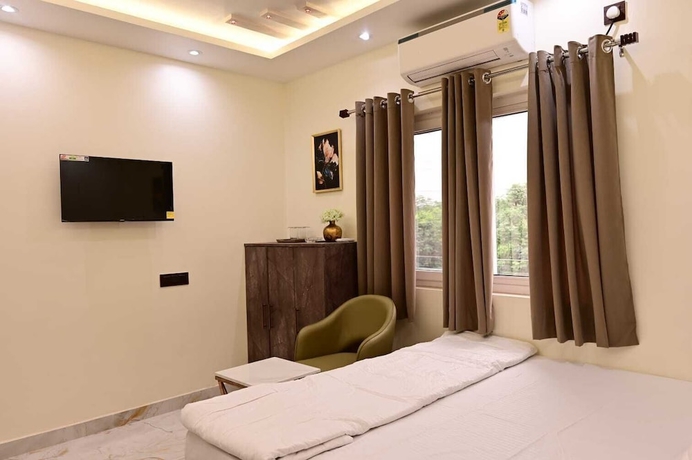 Imagen de la habitación del Hotel Royal Galaxy Homes. Foto 4