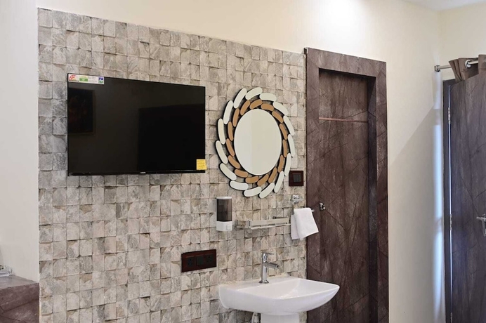 Imagen de la habitación del Hotel Royal Galaxy Homes. Foto 6