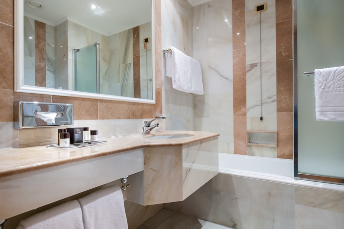 Imagen de la habitación del Hotel Royal Garden, Assago. Foto 6