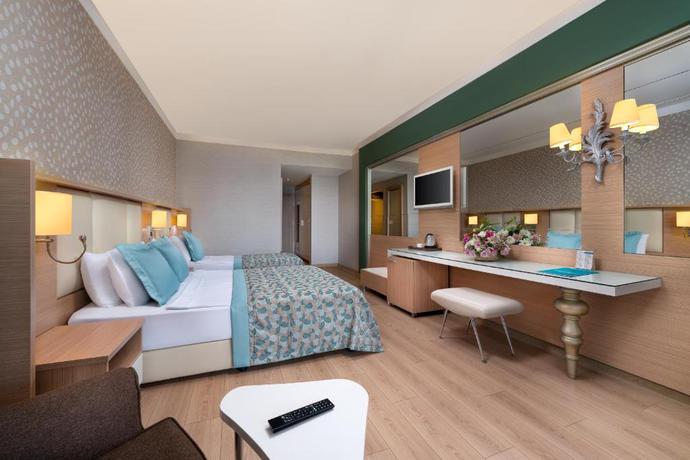 Imagen de la habitación del Hotel Royal Garden Beach. Foto 5