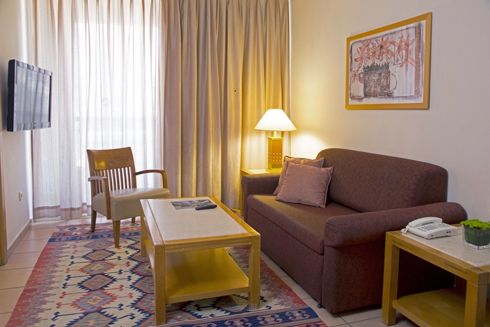 Imagen de los interiores del Hotel Royal Garden By Isrotel Collection. Foto 11